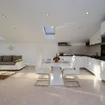 Апартаменти Marinko, No 1 Задар